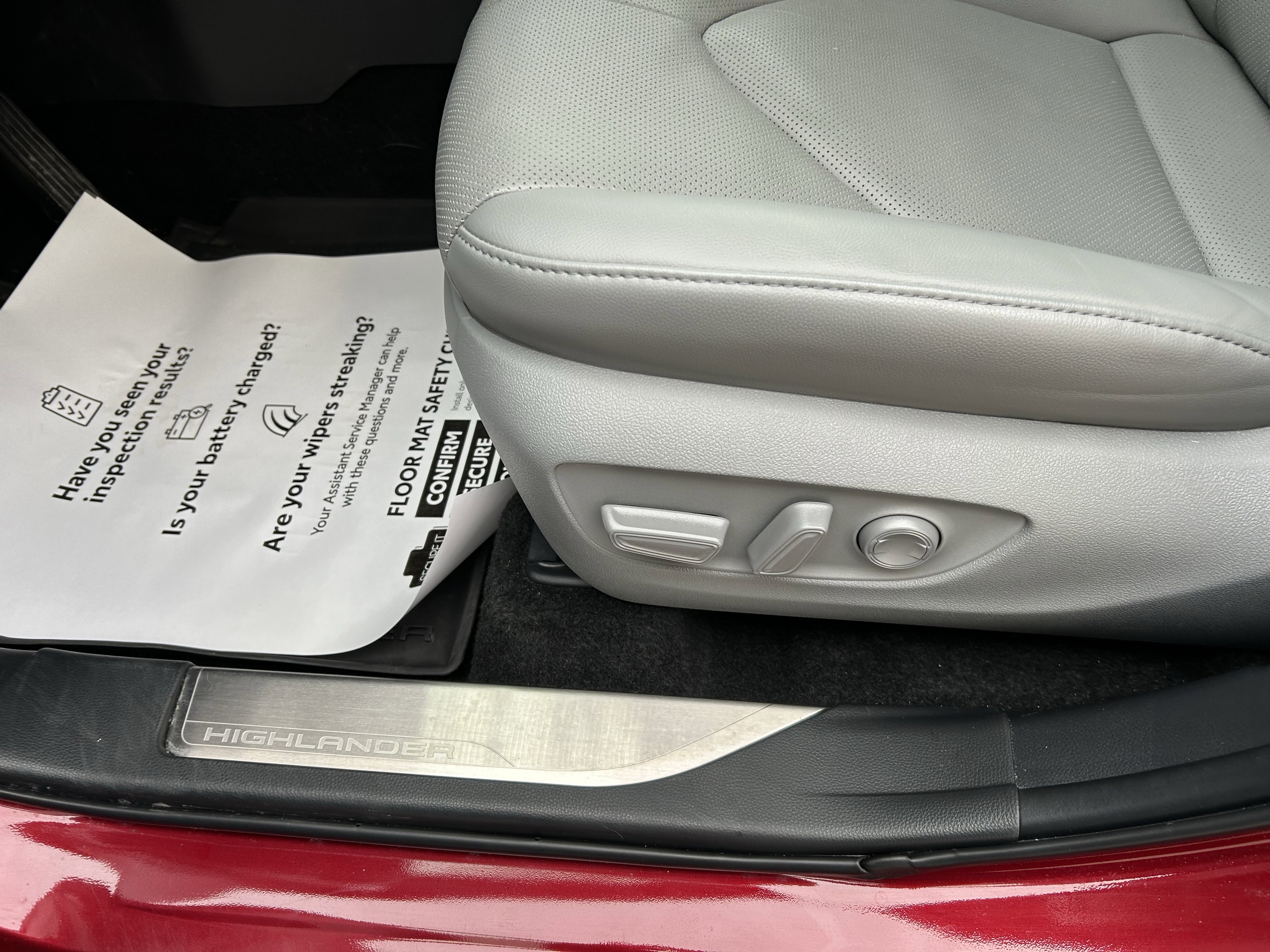 Certified 2025 Toyota Highlander Platinum image 18