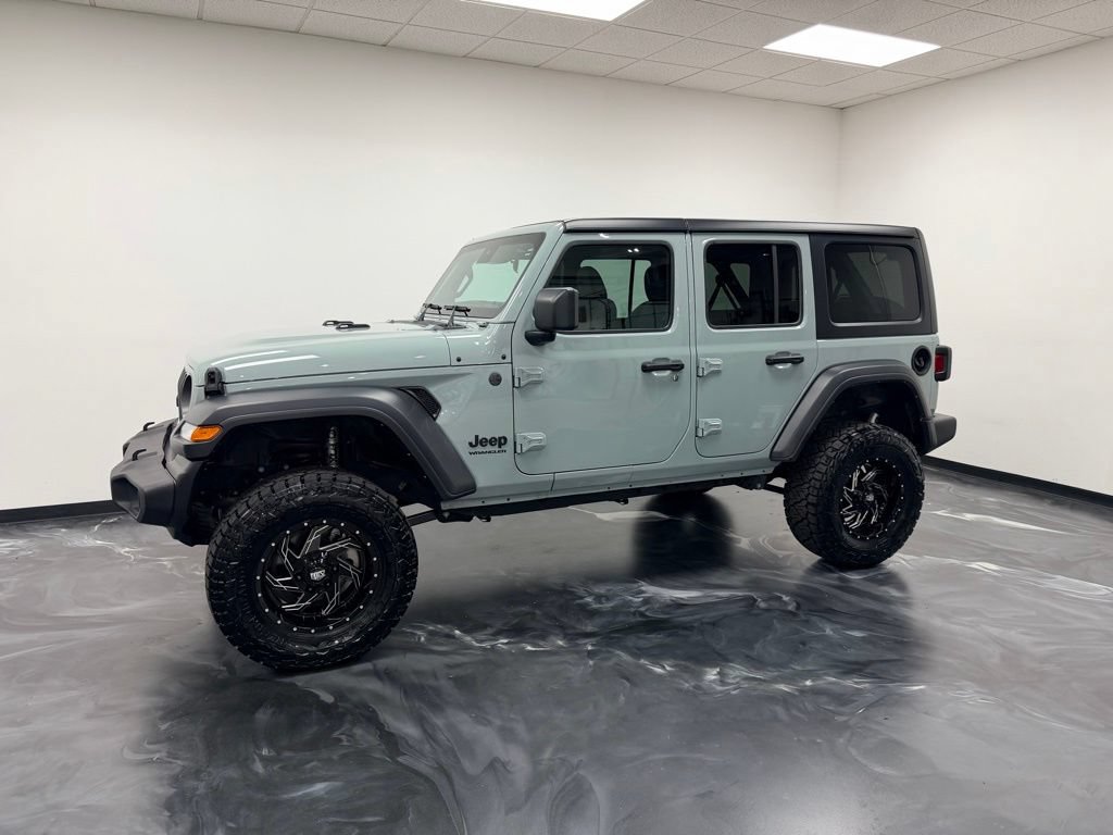 Used 2024 Jeep Wrangler Unlimited Sport AWD/4WD image 4