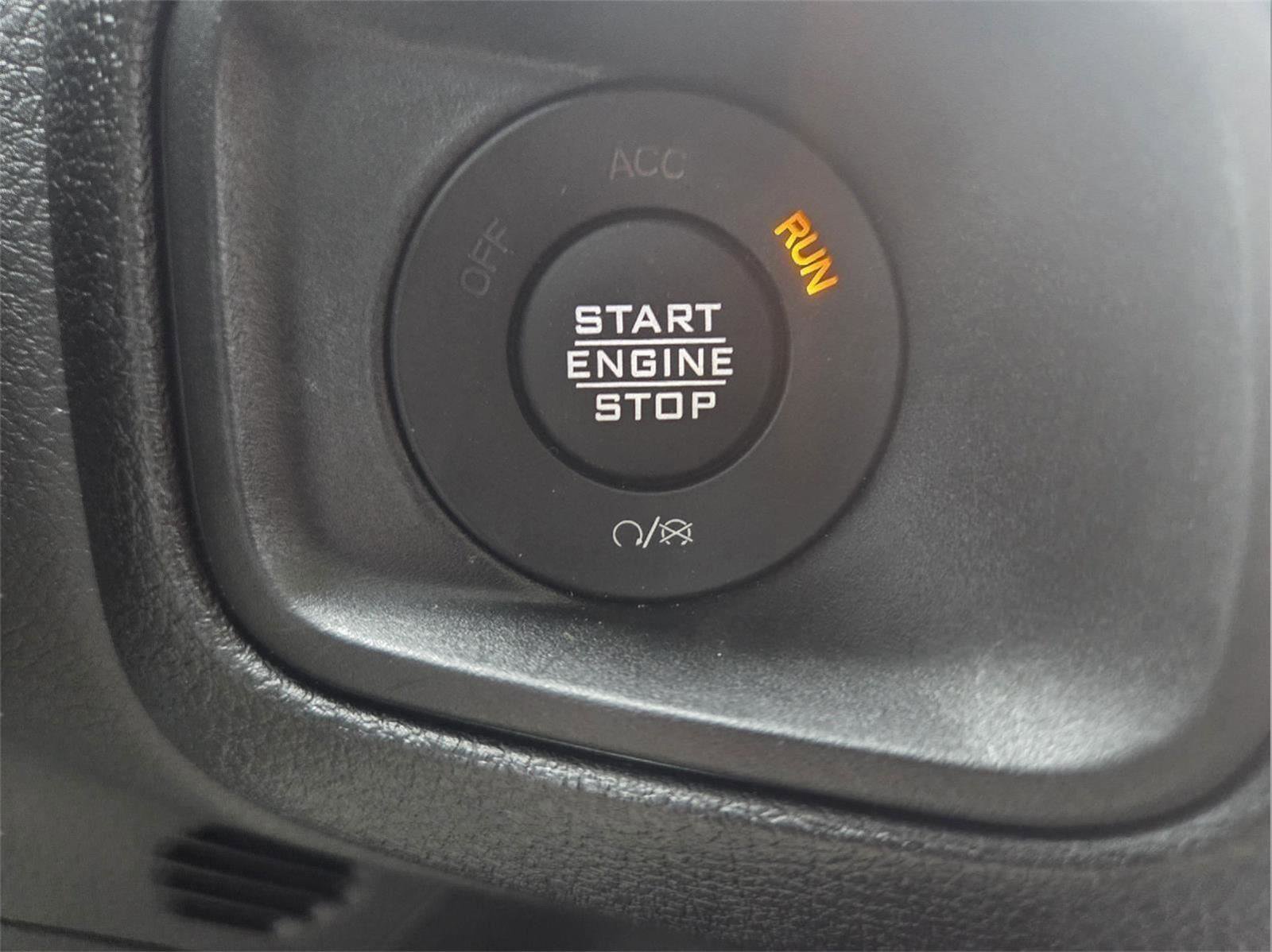 Used 2025 Jeep Wrangler Sport image 23