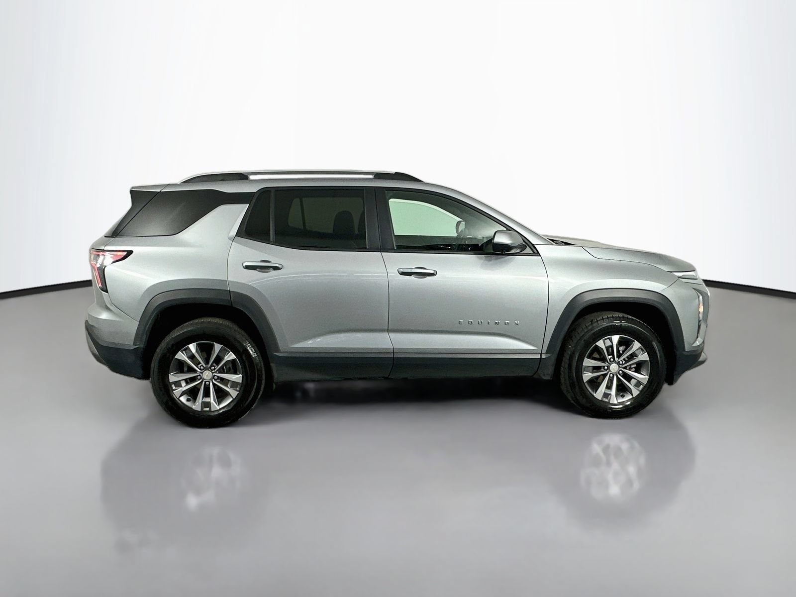 Used 2025 Chevrolet Equinox LT w/ Convenience Package II AWD/4WD image 9