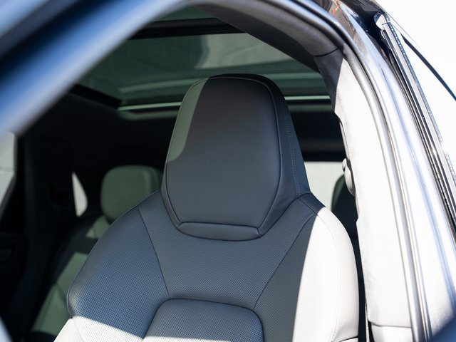 Certified 2022 Porsche Cayenne Turbo image 20