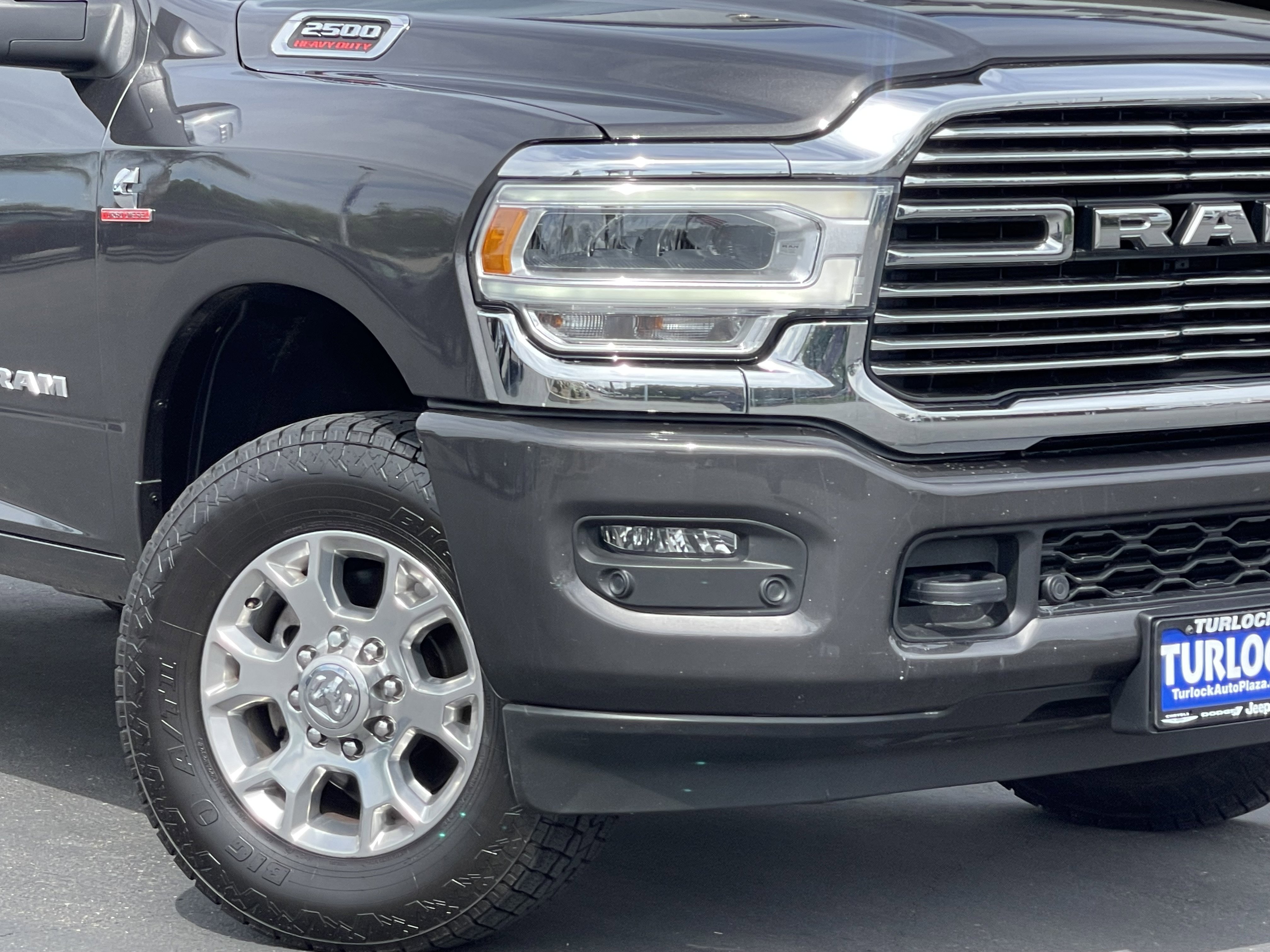 Used 2024 RAM 2500 Laramie AWD/4WD image 3