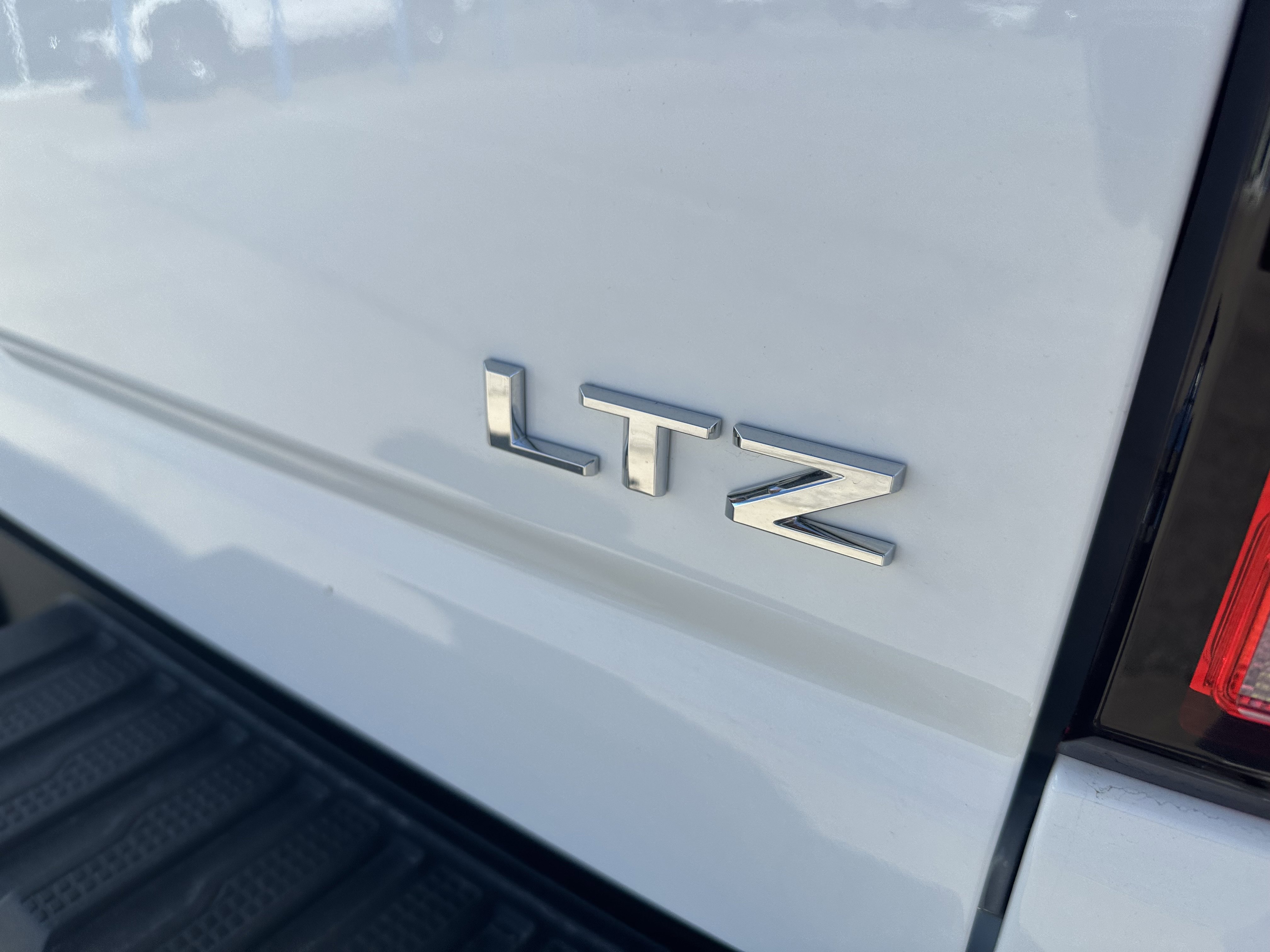 New 2026 Chevrolet Silverado 3500 LTZ w/ LTZ Convenience Package AWD/4WD image 14