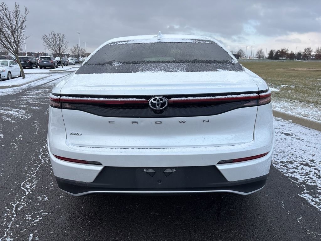 Used 2023 Toyota Crown XLE image 7