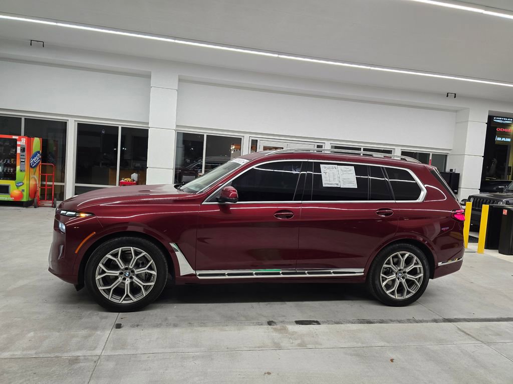 Used 2025 BMW X7 xDrive40i image 3