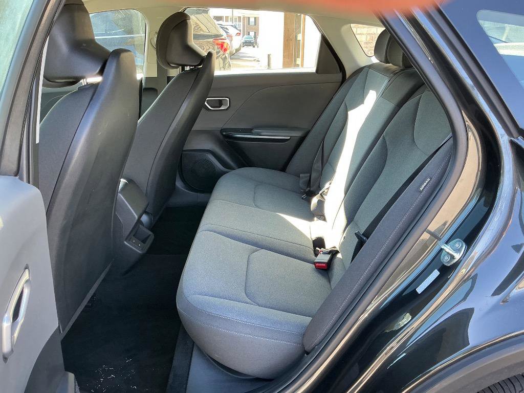 Used 2025 Kia K4 LXS image 8