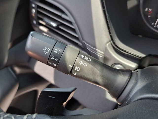 Used 2025 Subaru Outback Premium AWD/4WD image 12