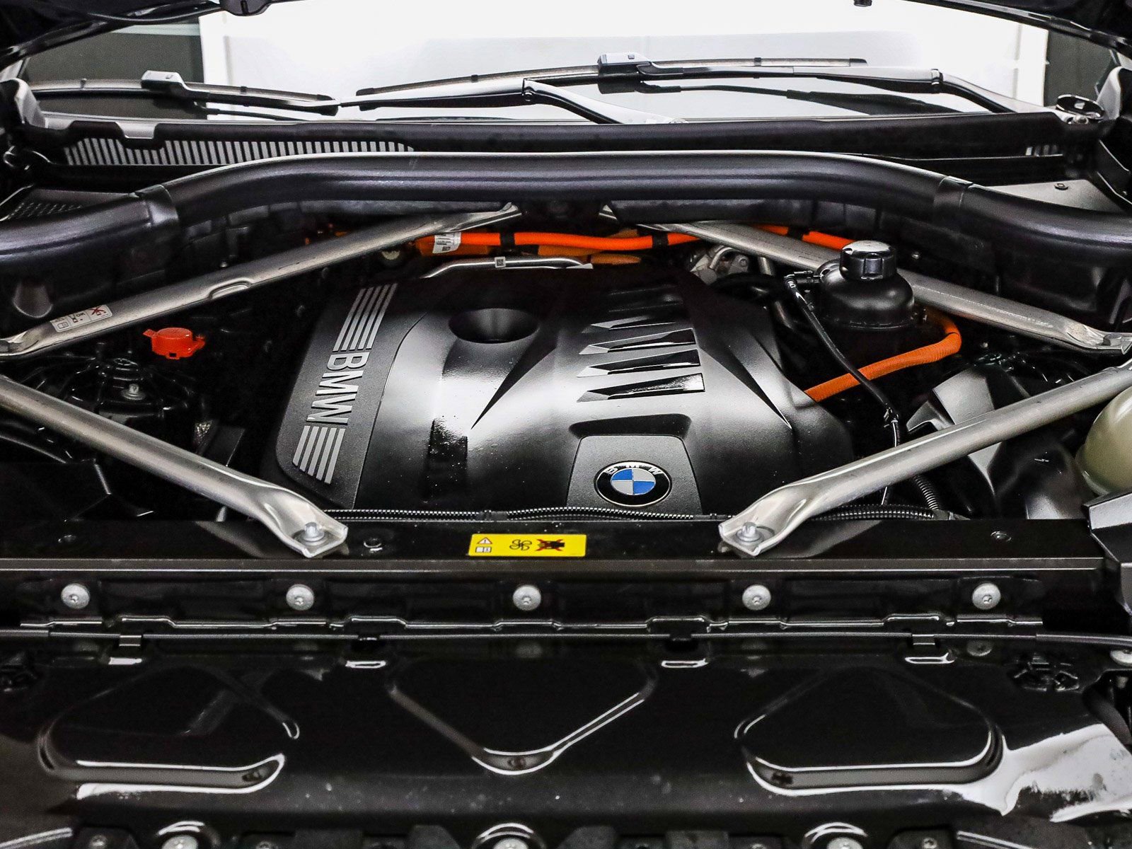 Certified 2025 BMW X5 xDrive50e w/ Executive Package image 28