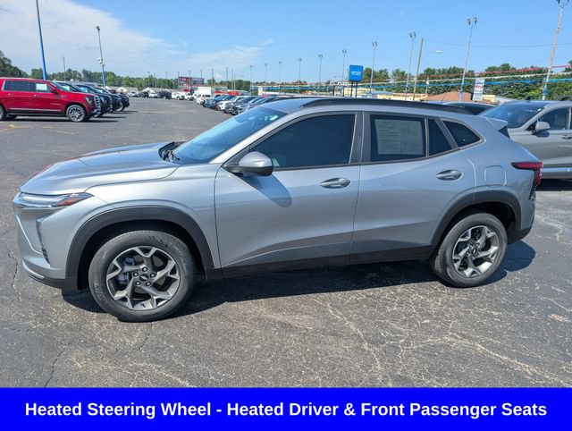 Used 2024 Chevrolet Trax LT w/ Driver Confidence Package FWD image 5