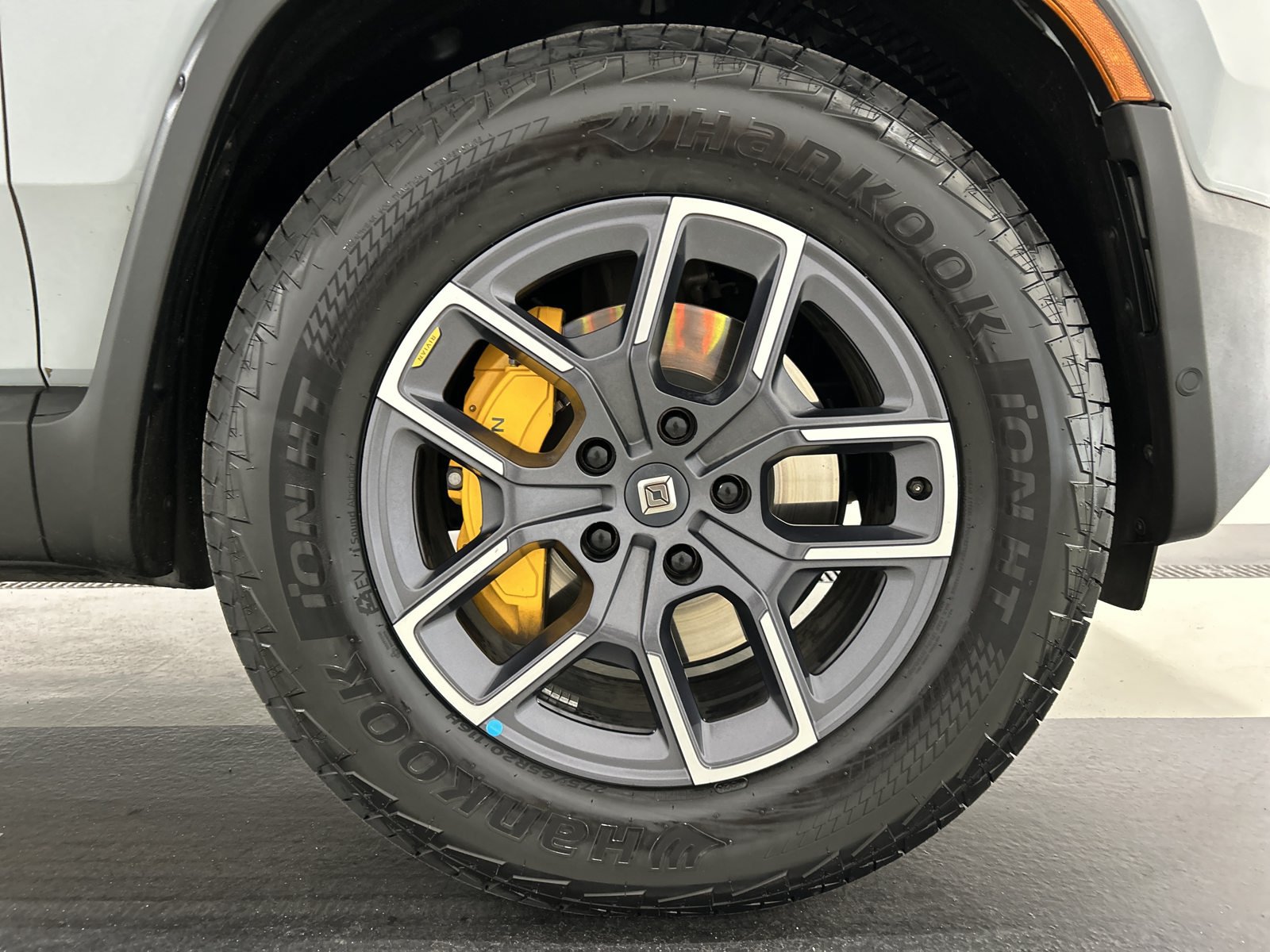 Used 2023 Rivian R1S Adventure Quad AWD/4WD image 12