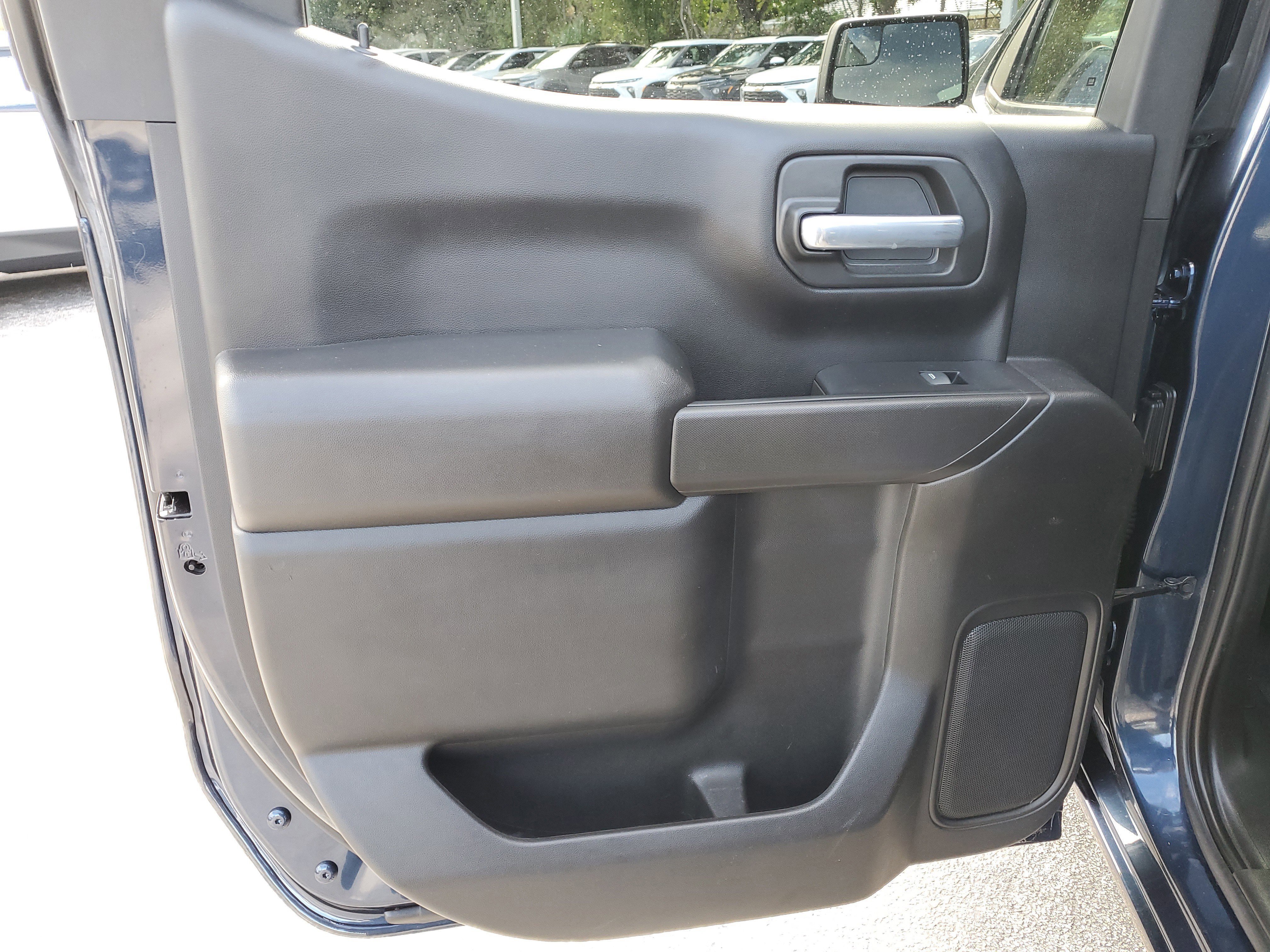 Used 2022 Chevrolet Silverado 1500 Custom image 10