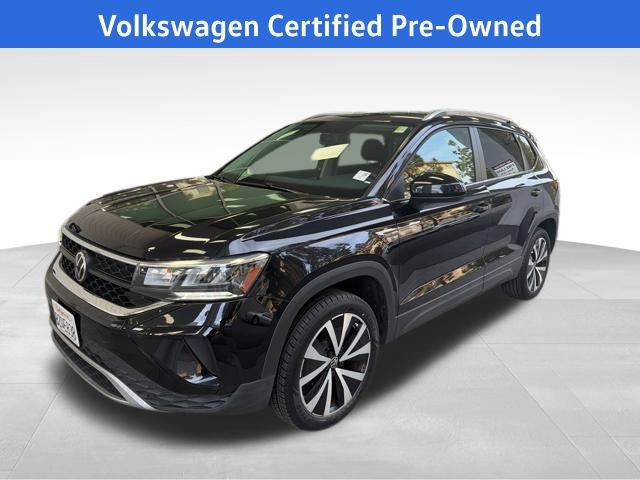 Certified 2022 Volkswagen Taos SE image 1