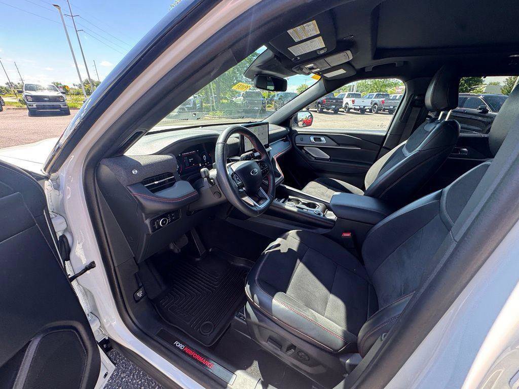 Certified 2025 Ford Explorer ST AWD/4WD image 9