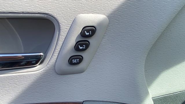 Used 2014 Toyota Sienna Limited w/ Limited Premium Package image 18