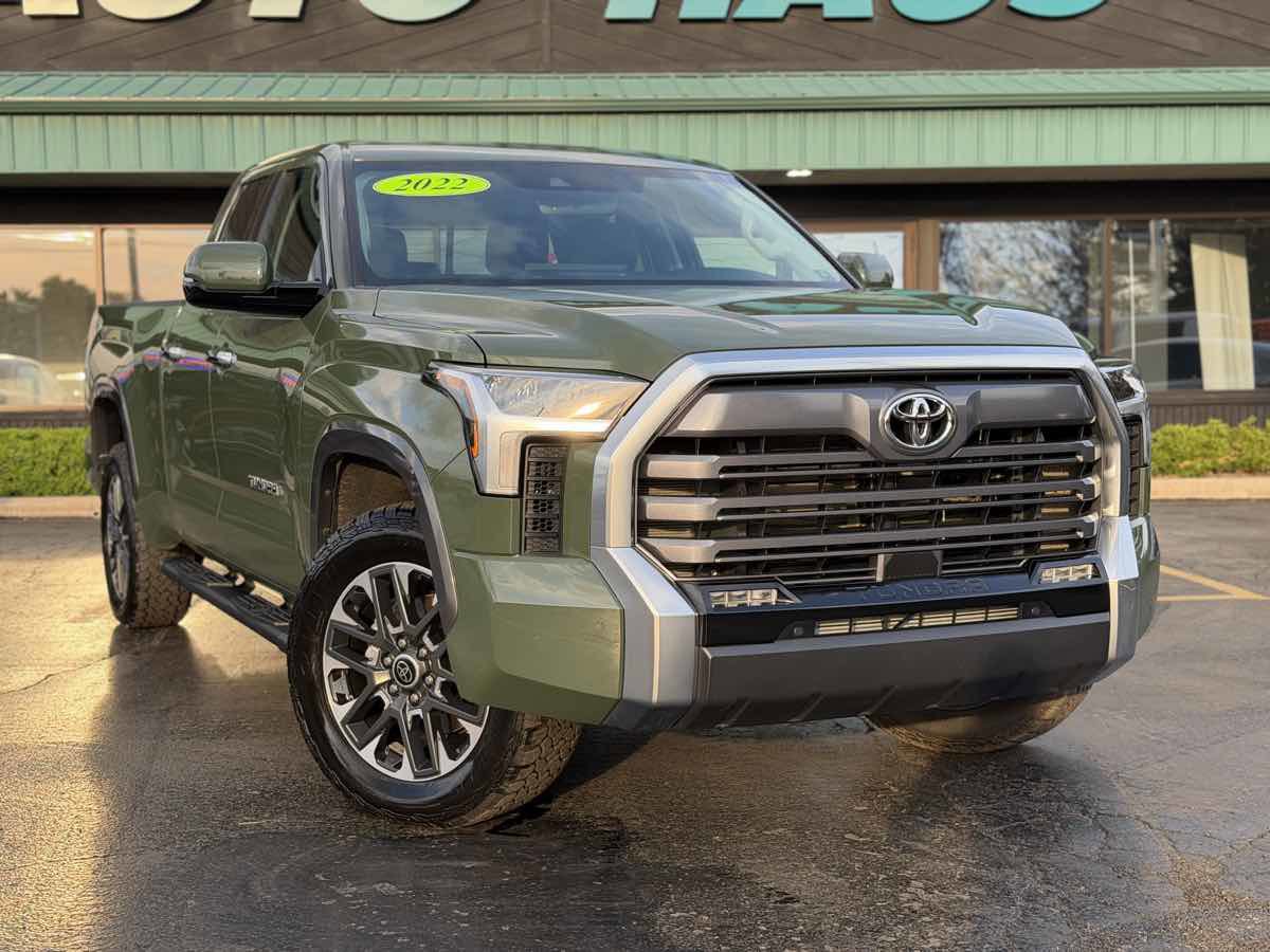 Used 2022 Toyota Tundra Limited w/ Power Package AWD/4WD image 2