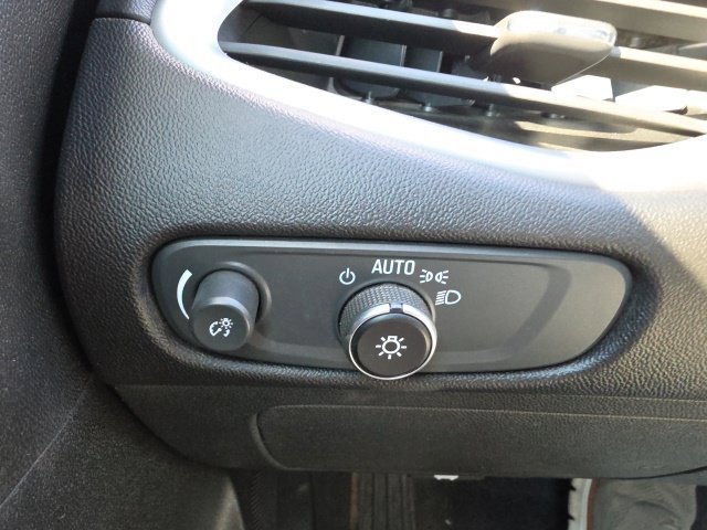 Used 2024 Chevrolet Malibu LT FWD image 16