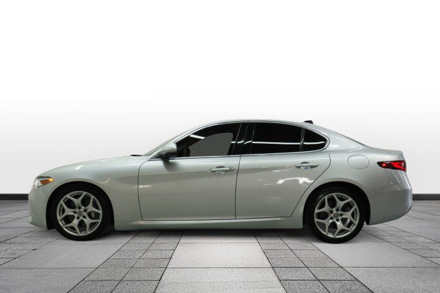 Used 2021 Alfa Romeo Giulia Ti RWD image 4