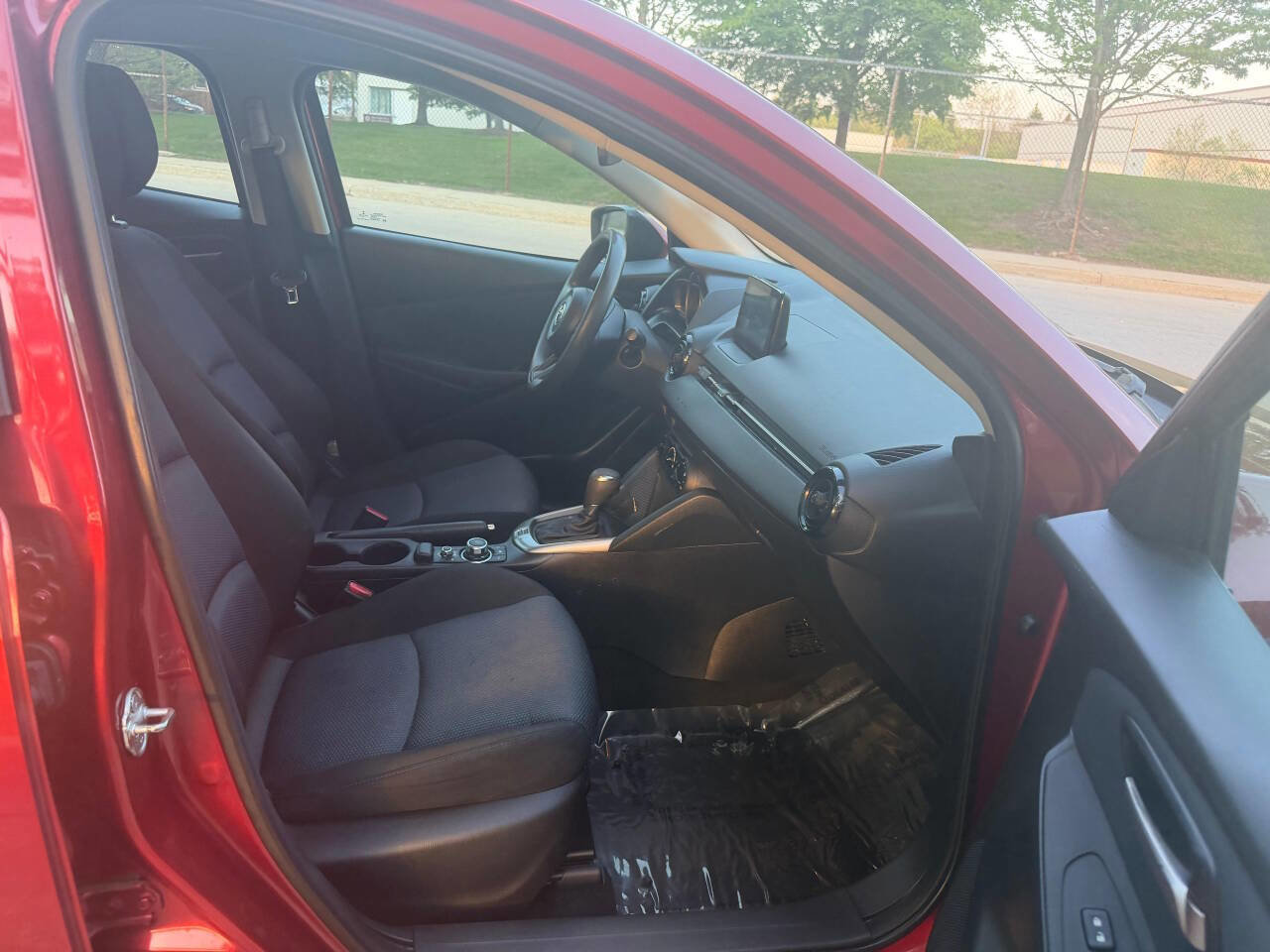 Used 2019 Toyota Yaris L FWD image 20