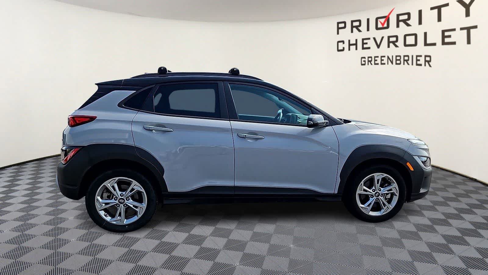 Used 2023 Hyundai Kona SEL AWD/4WD image 9