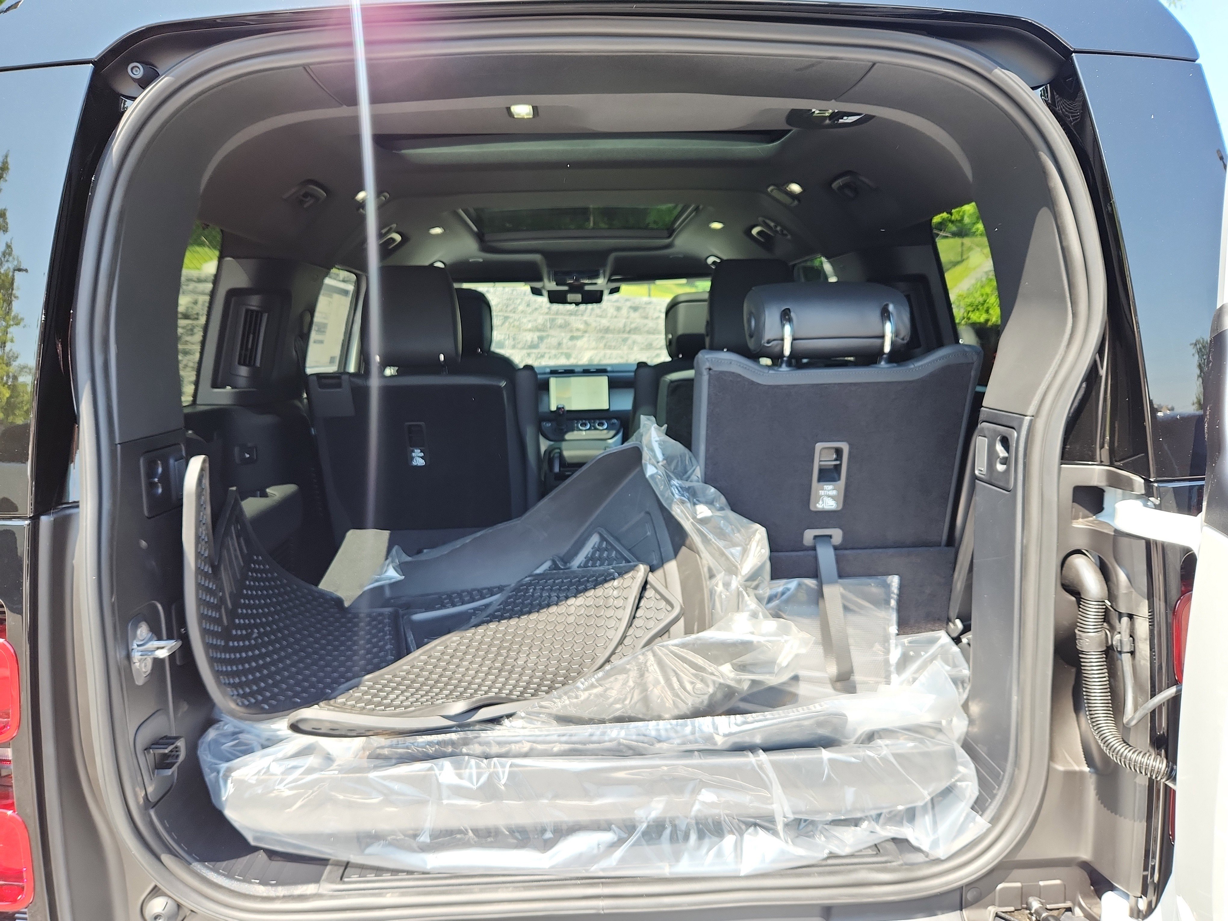 Used 2025 Land Rover Defender 130 S image 13