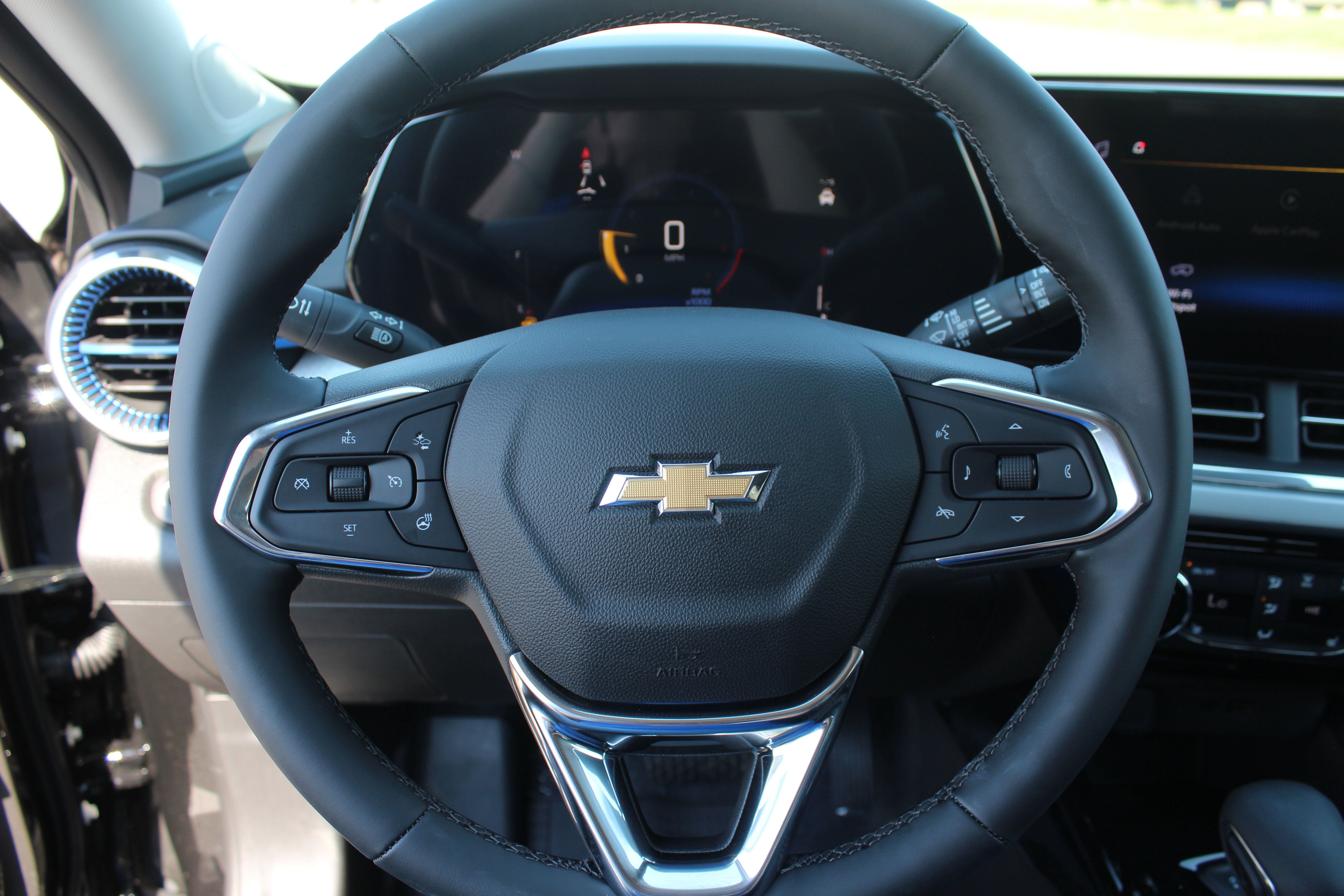 New 2025 Chevrolet Trax LT w/ Driver Confidence Package image 22