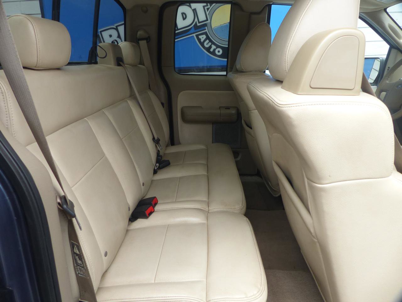 Used 2004 Ford F150 Lariat image 14