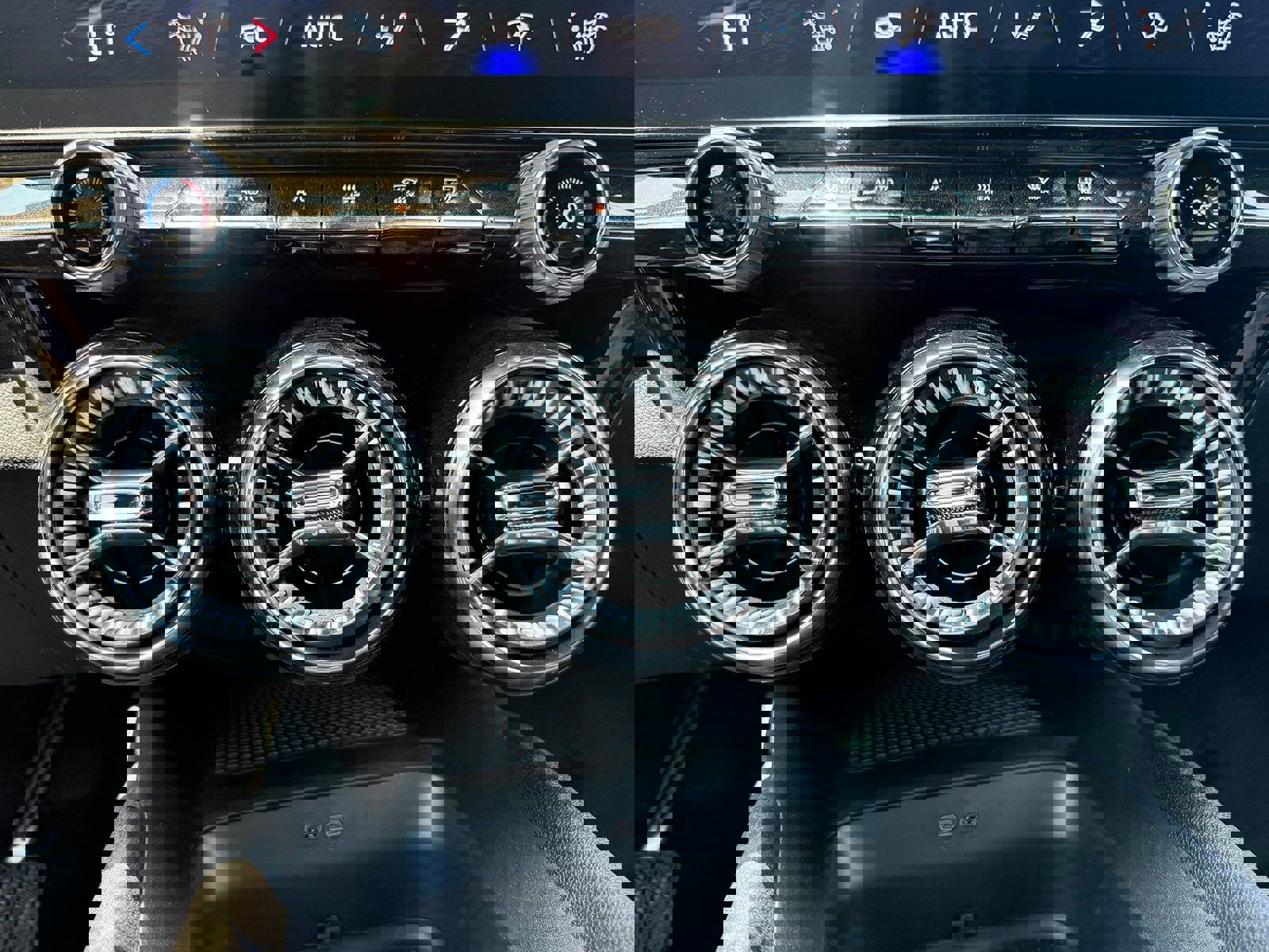 New 2025 Chevrolet Blazer EV LT w/ Super Cruise Package image 75