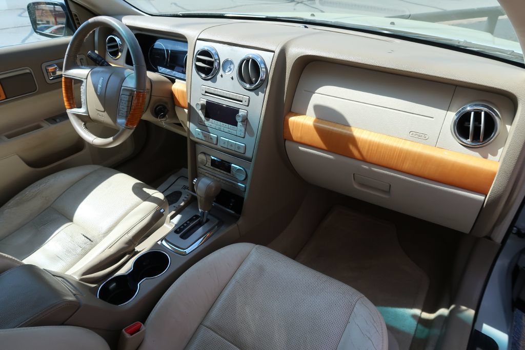 Used 2006 Lincoln Zephyr FWD image 10