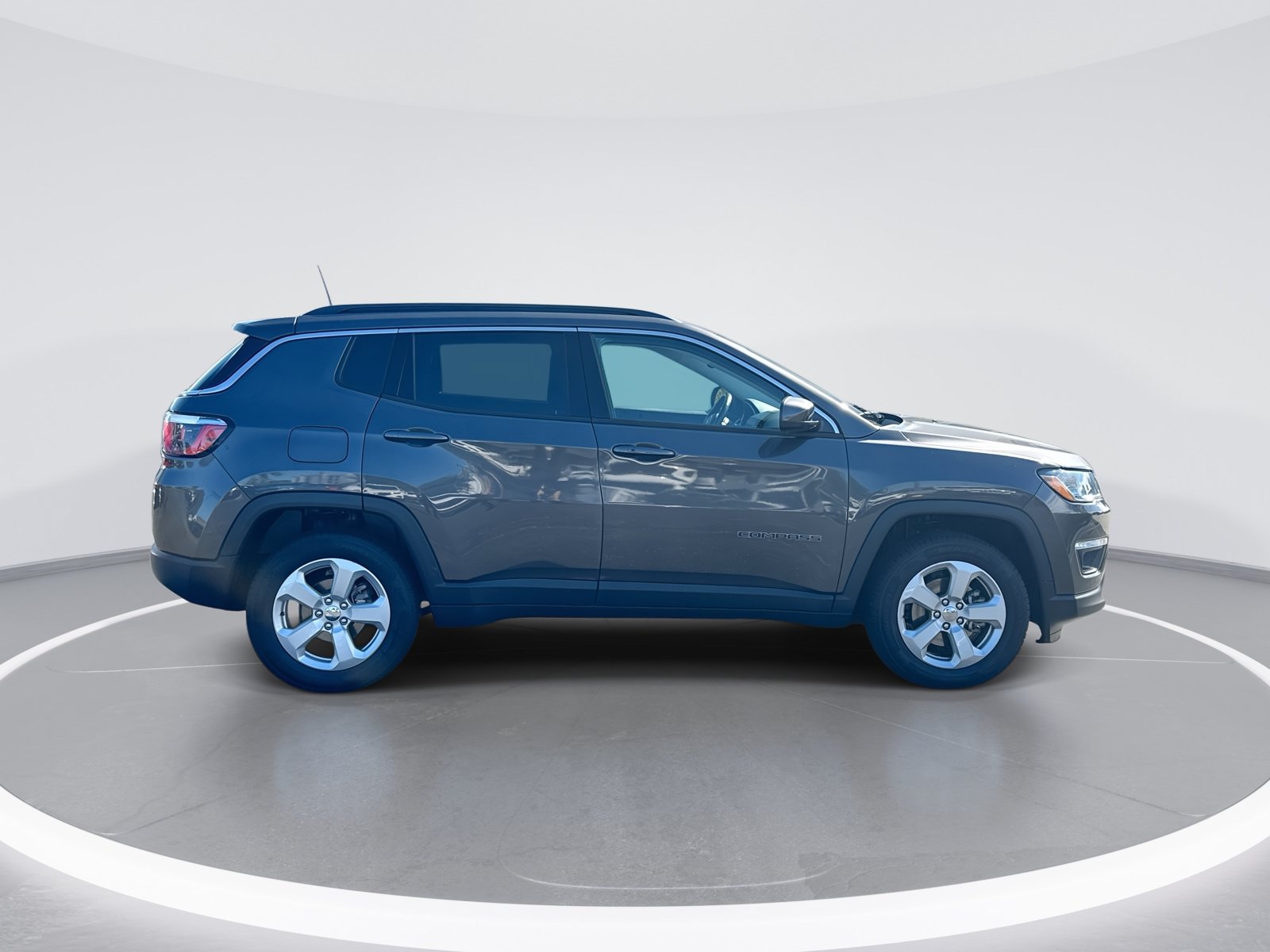 Used 2019 Jeep Compass Latitude w/ Cold Weather Group AWD/4WD image 10