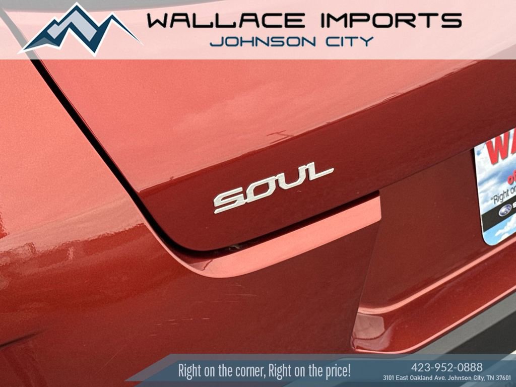 Used 2023 Kia Soul LX w/ LX Technology Package image 11