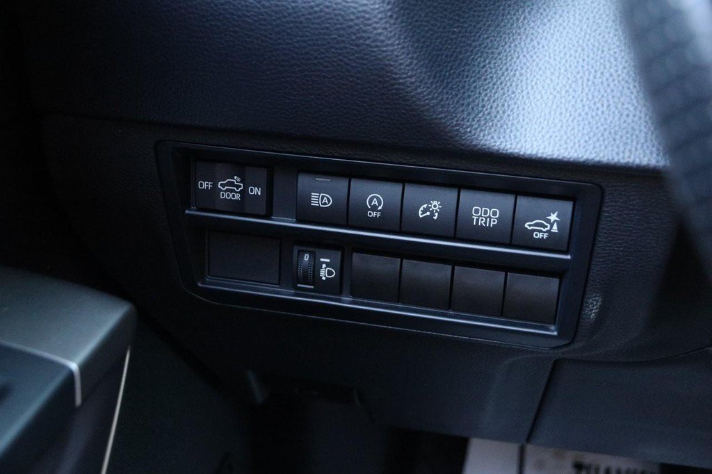 Used 2023 Toyota Tundra SR5 w/ SR5 Convenience Package AWD/4WD image 19