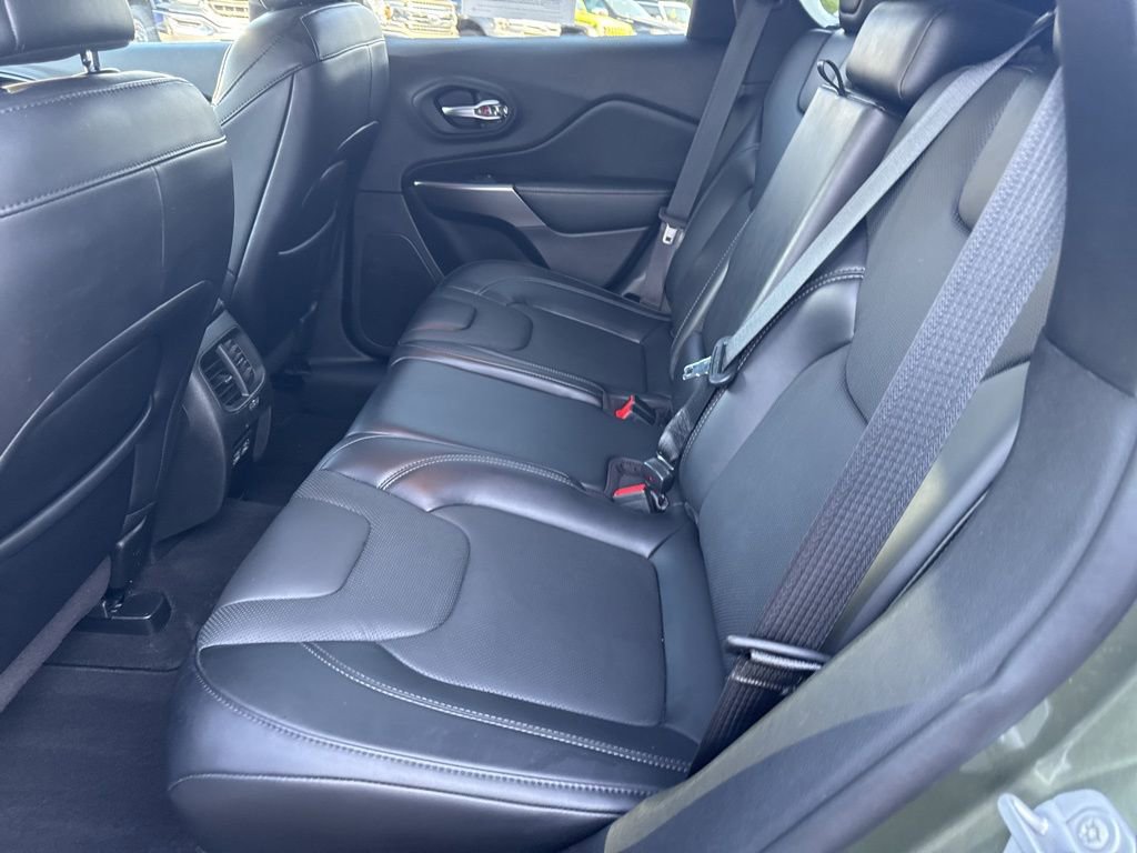 Used 2021 Jeep Cherokee Latitude Lux FWD image 29