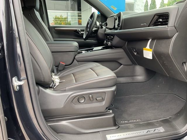 New 2025 Chevrolet Suburban High Country image 18