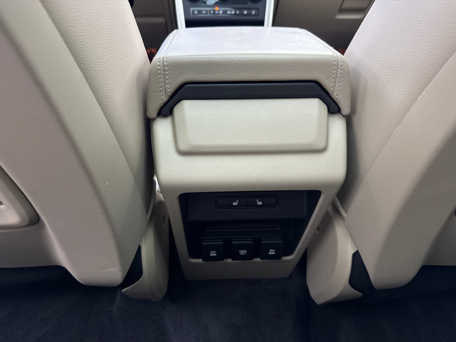 Used 2019 Land Rover Discovery Sport AWD/4WD image 39