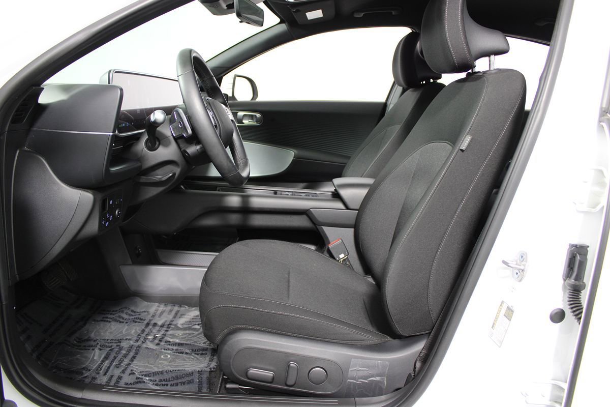 Used 2024 Hyundai Ioniq 6 SE RWD image 7