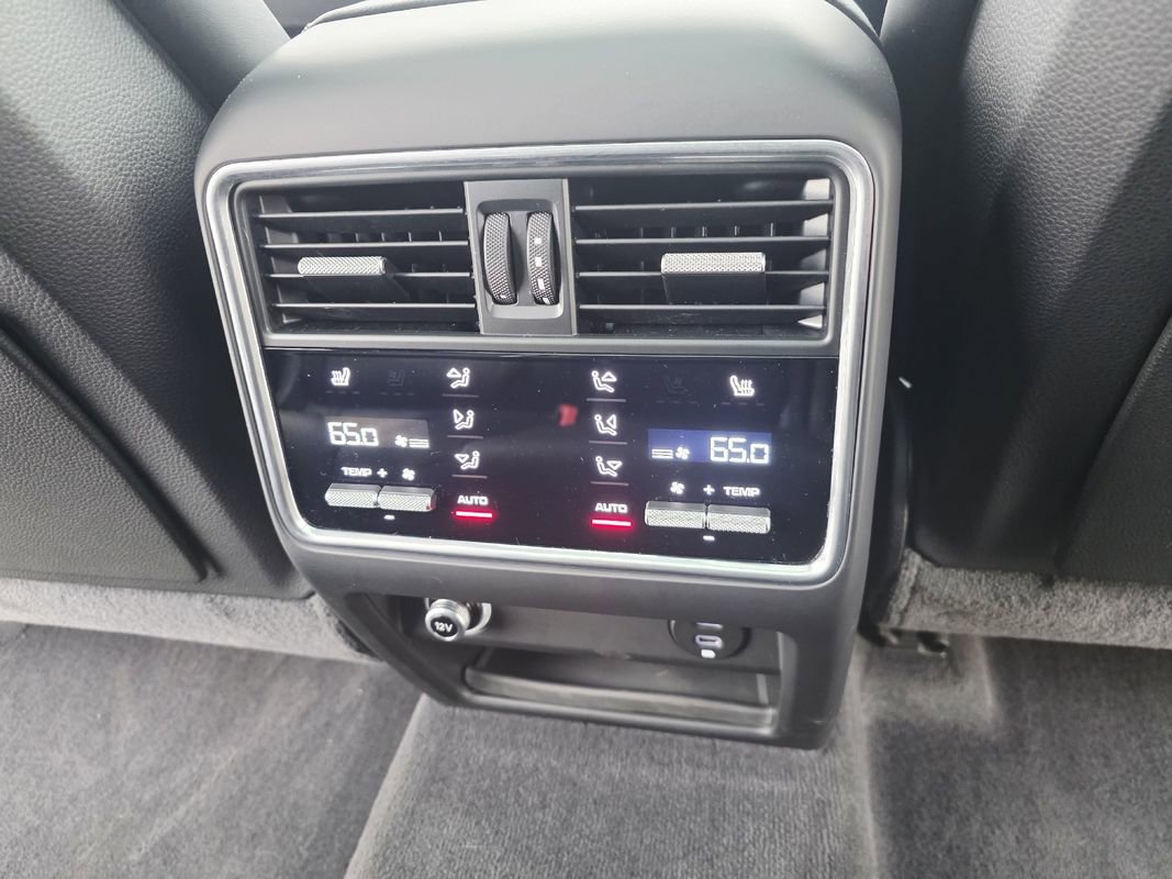 Used 2021 Porsche Cayenne E-Hybrid image 18