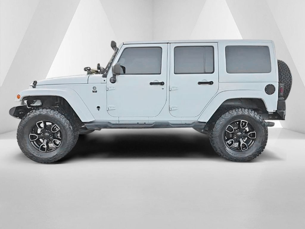 Used 2017 Jeep Wrangler Unlimited Sahara AWD/4WD image 8