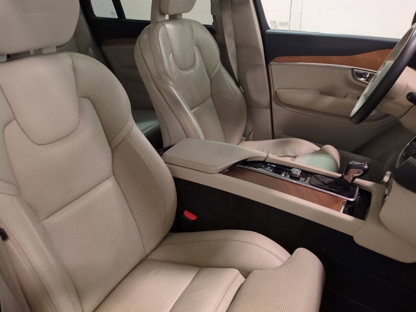 Used 2020 Volvo XC90 T6 Inscription w/ Protection Package Premier AWD/4WD image 11