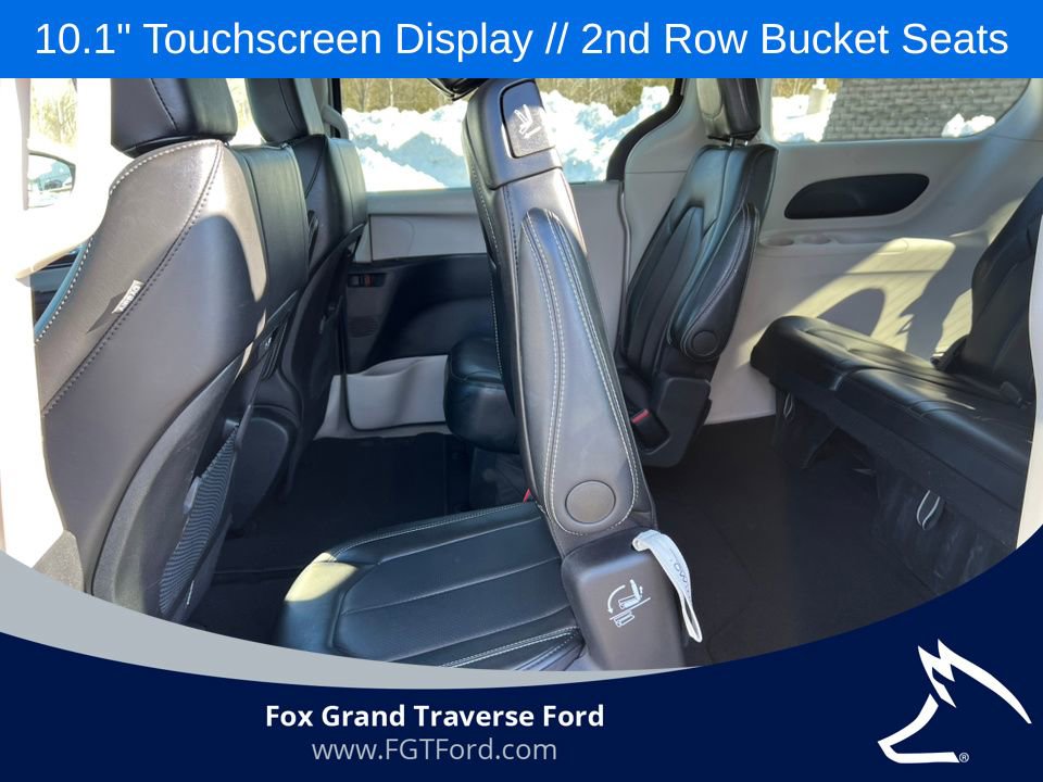 Used 2024 Chrysler Pacifica Touring-L image 5