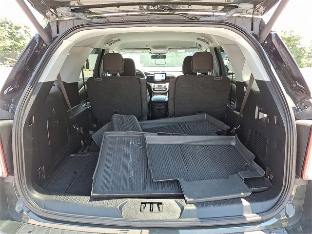 Used 2022 Ford Explorer XLT image 28
