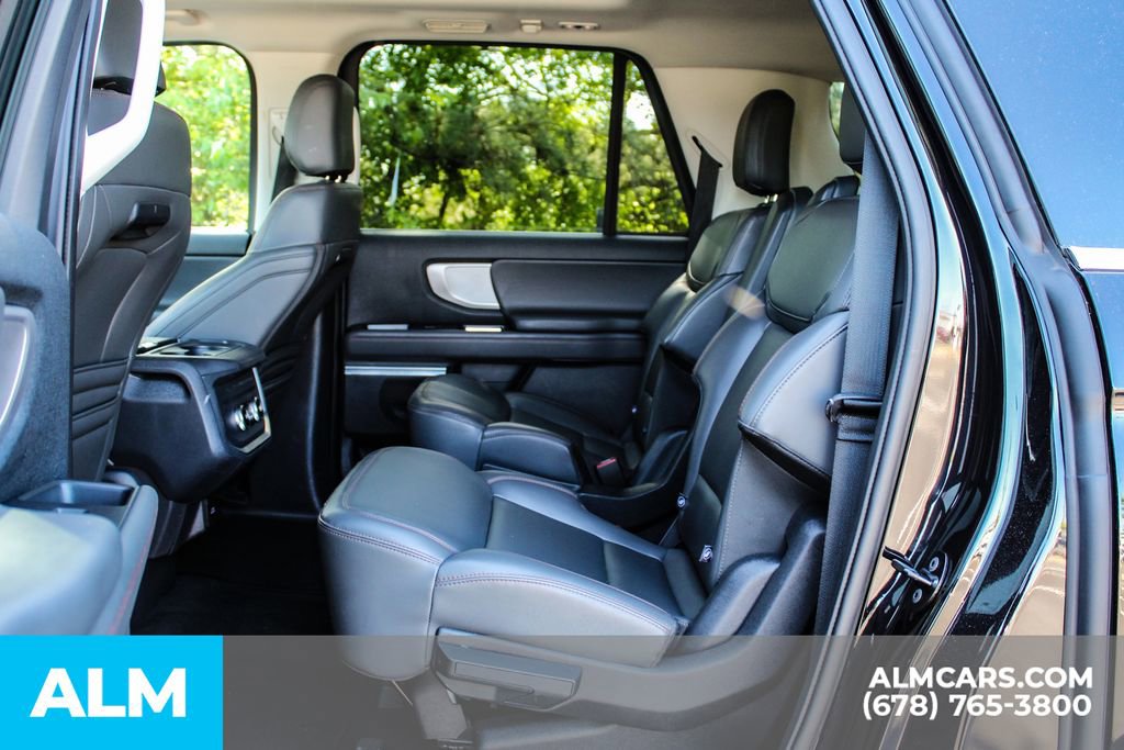 Used 2025 Ford Expedition Max Active AWD/4WD image 17