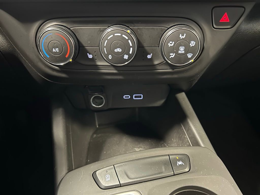 Used 2024 Chevrolet Trax RS w/ Driver Confidence Package image 17