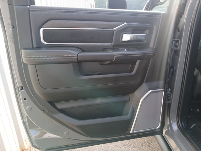 New 2026 RAM 4500 4x4 Crew Cab DRW w/ Laramie Trim Package image 24