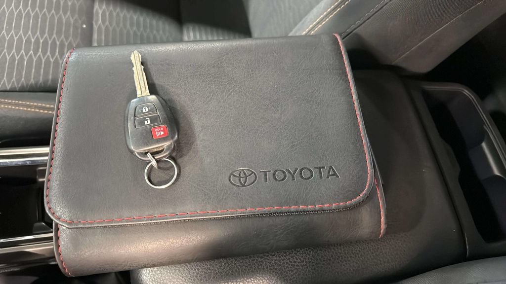 Used 2019 Toyota Tacoma SR5 AWD/4WD image 34