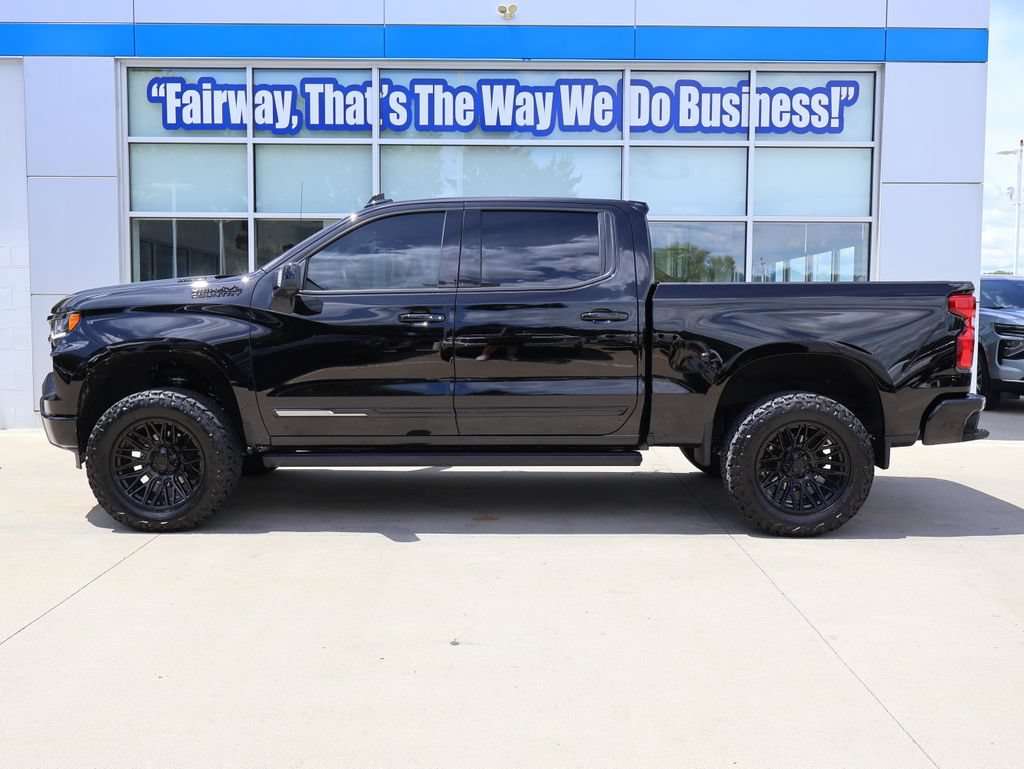 Used 2025 Chevrolet Silverado 1500 High Country w/ Midnight Edition AWD/4WD image 7