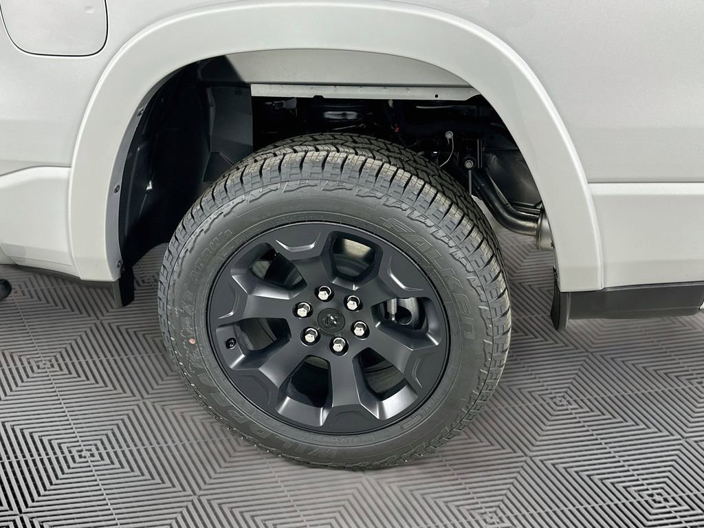 New 2026 RAM 1500 4x4 Crew Cab image 15