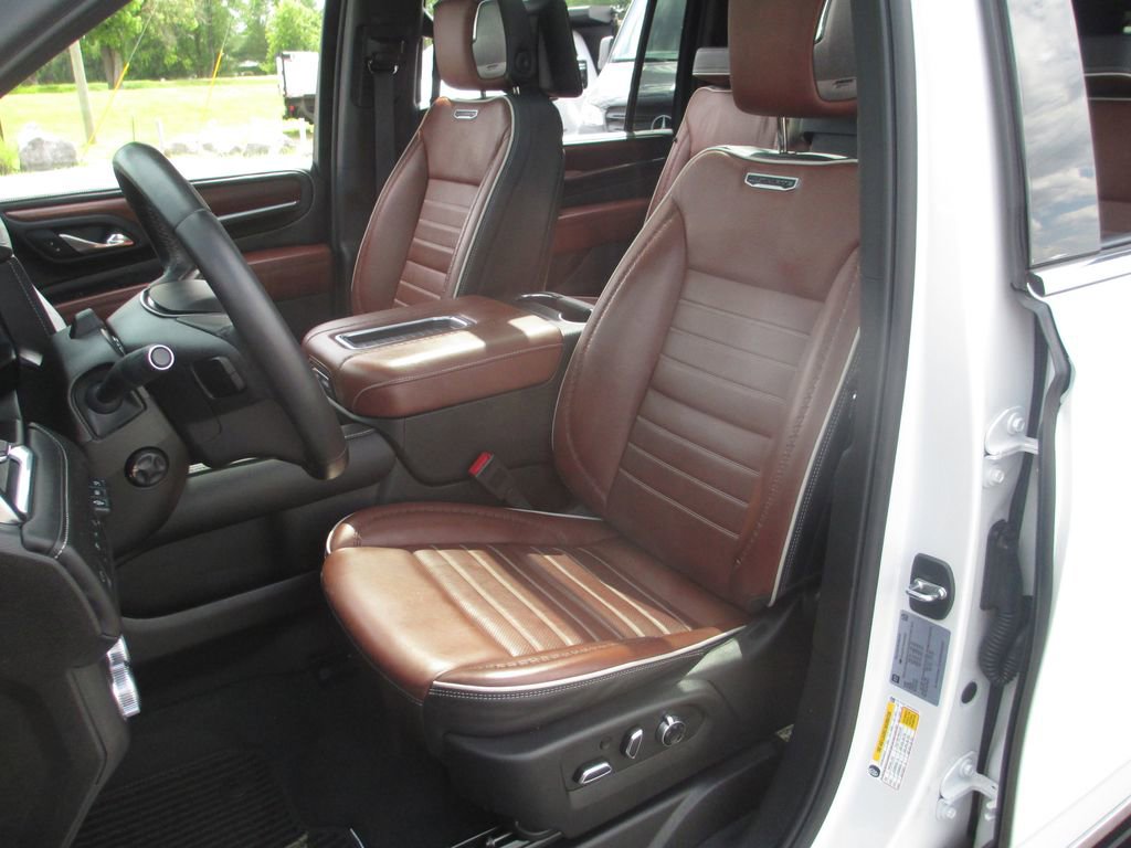 Used 2024 GMC Yukon XL Denali Ultimate AWD/4WD image 24
