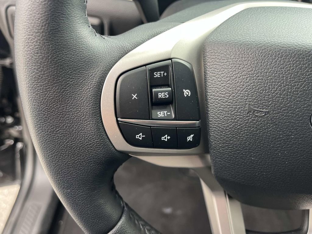 Used 2024 Ford Explorer XLT w/ Equipment Group 202A AWD/4WD image 31