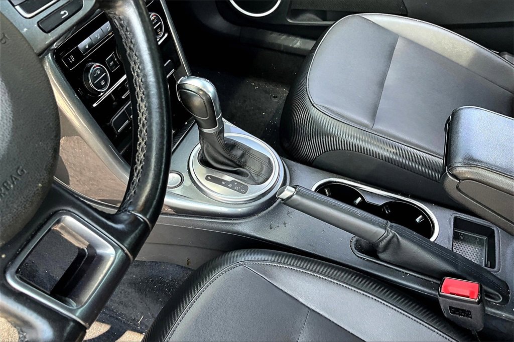 Used 2019 Volkswagen Beetle 2.0T SE image 12