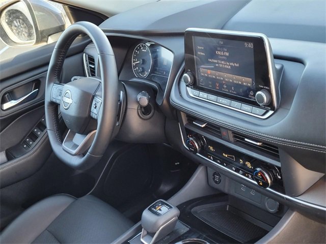 Used 2025 Nissan Rogue SV w/ SV Premium Package image 10